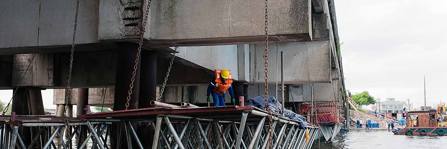 Ponte em reforma