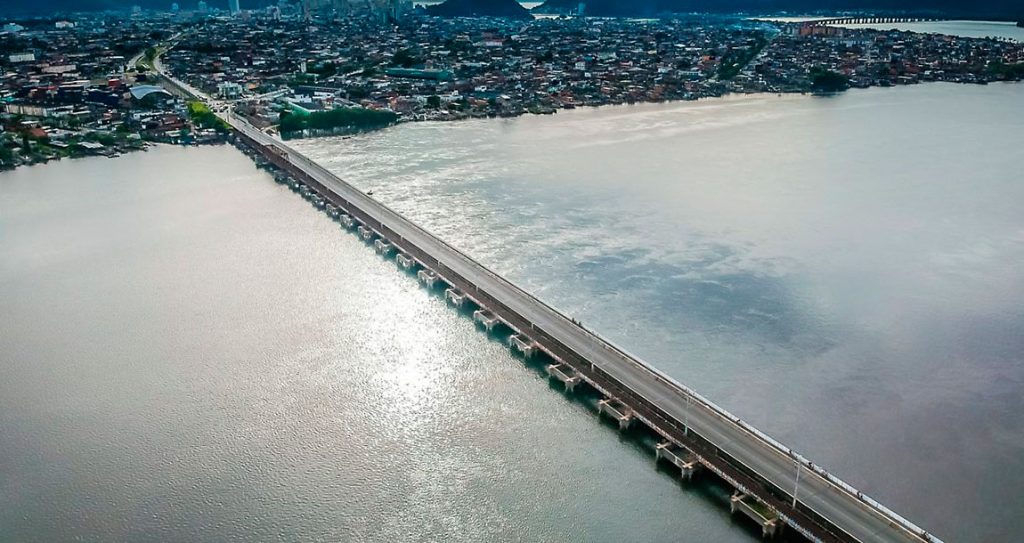 Tráfego de ônibus na Ponte dos Barreiros