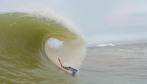 Documentário conta a história do surfe capixaba