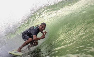 O menino furacão do surf brasileiro