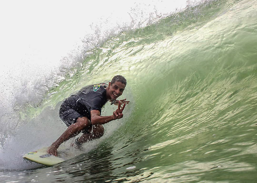 O menino furacão do surf brasileiro