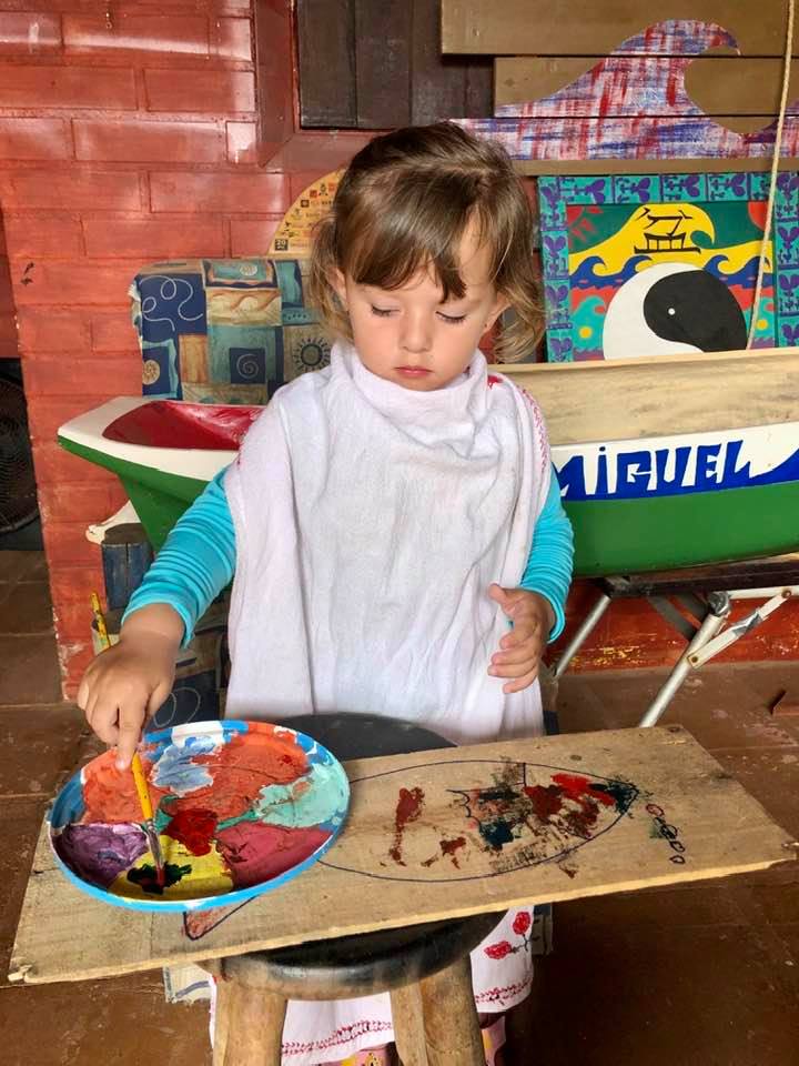 Artesão surfista nativo da terra