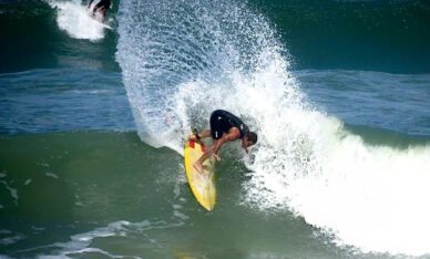 Paulo Kid de surfista a treinador de surf