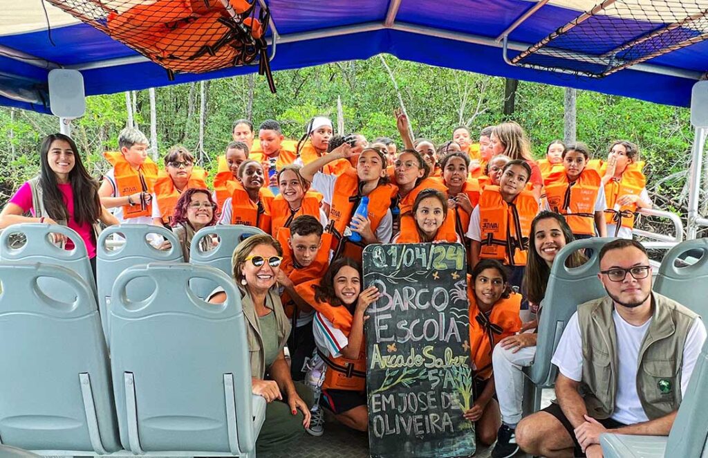 Barco Escola na Arca do Saber em Bertioga