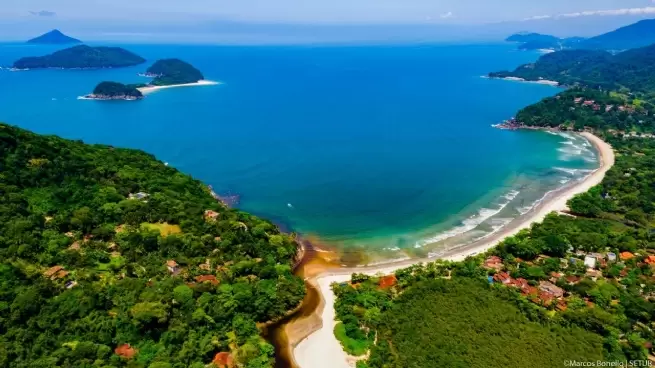 Sinuosa e suntuosa São Sebastião