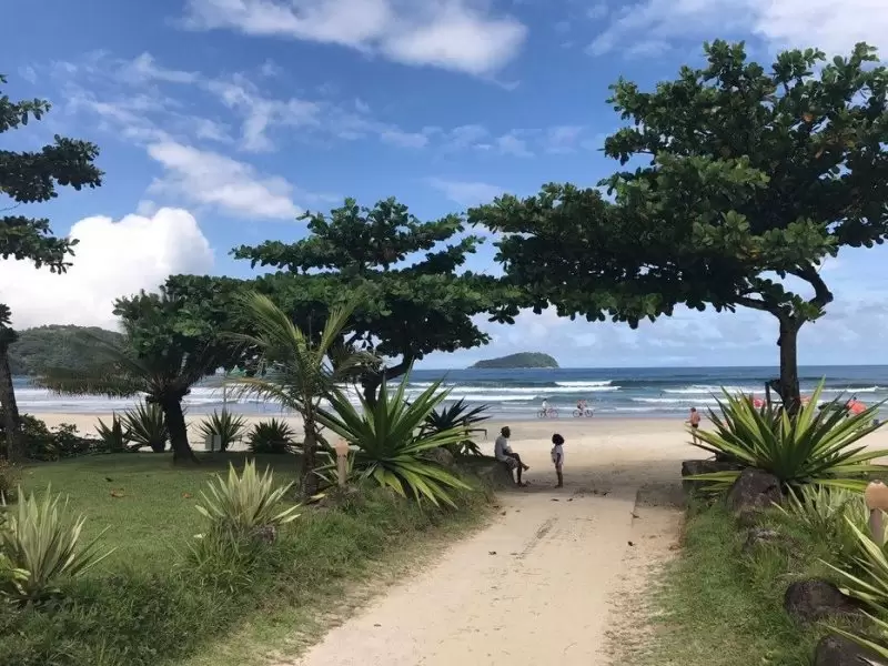 Sinuosa e suntuosa São Sebastião