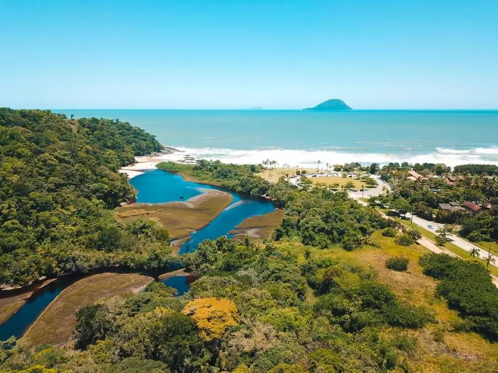 Sinuosa e suntuosa São Sebastião