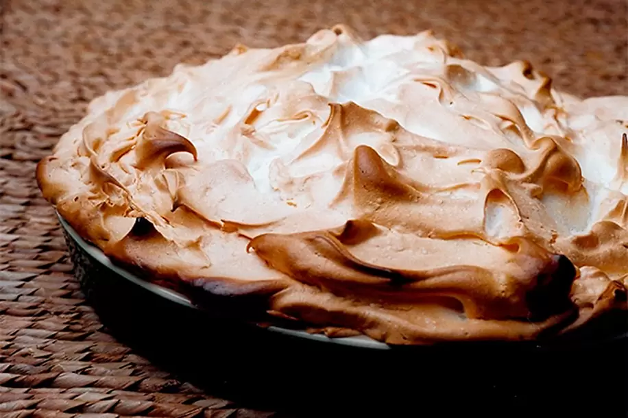 Deliciosa sobremesa de banana com susupiro