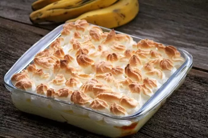 Sobremesa deliciosa fácil de banana
