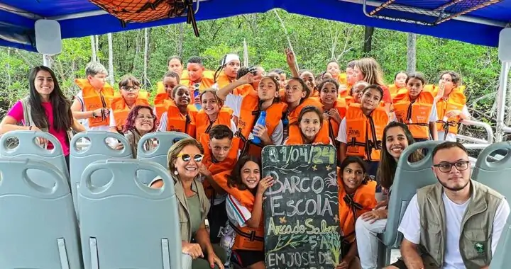 Barco Escola na Arca do Saber em Bertioga